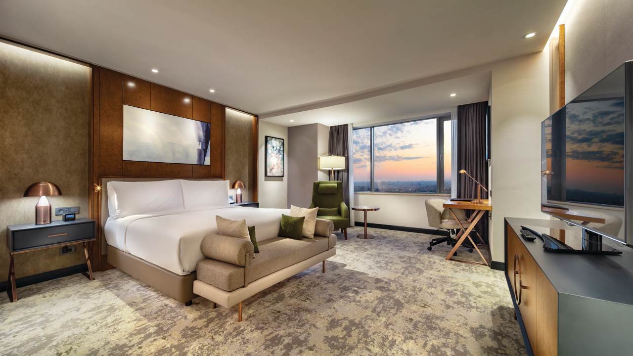Hilton İstanbul Maslak, Ahmet Özkan'a emanet
