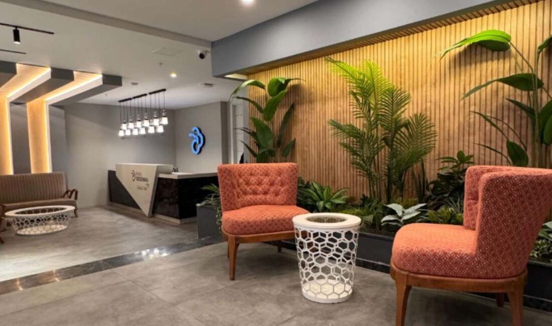 İzmir’in merkezi konumunda yer alan Park Dedeman City Alsancak Oteli,