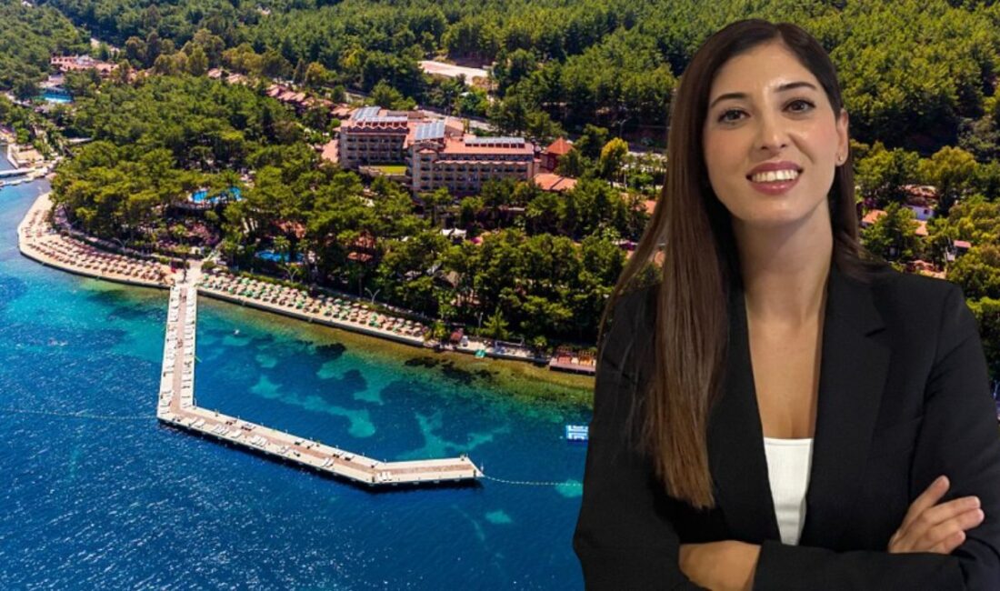 Esen Siner, Grand Yazıcı Marmaris Palace Hotel'de insan kaynakları müdür
