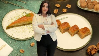 Gaziantepli Ömer Köşkeroğlu Baklavaları’nın sahibi Tuğçe Köşkeroğlu, baklavadaki ölçüye dikkat