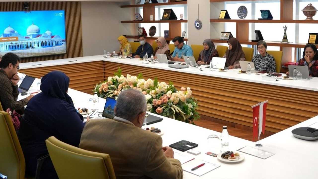 Türkiye ile Endonezya arasında turizm alanındaki iş birliği görüşmelerine bir