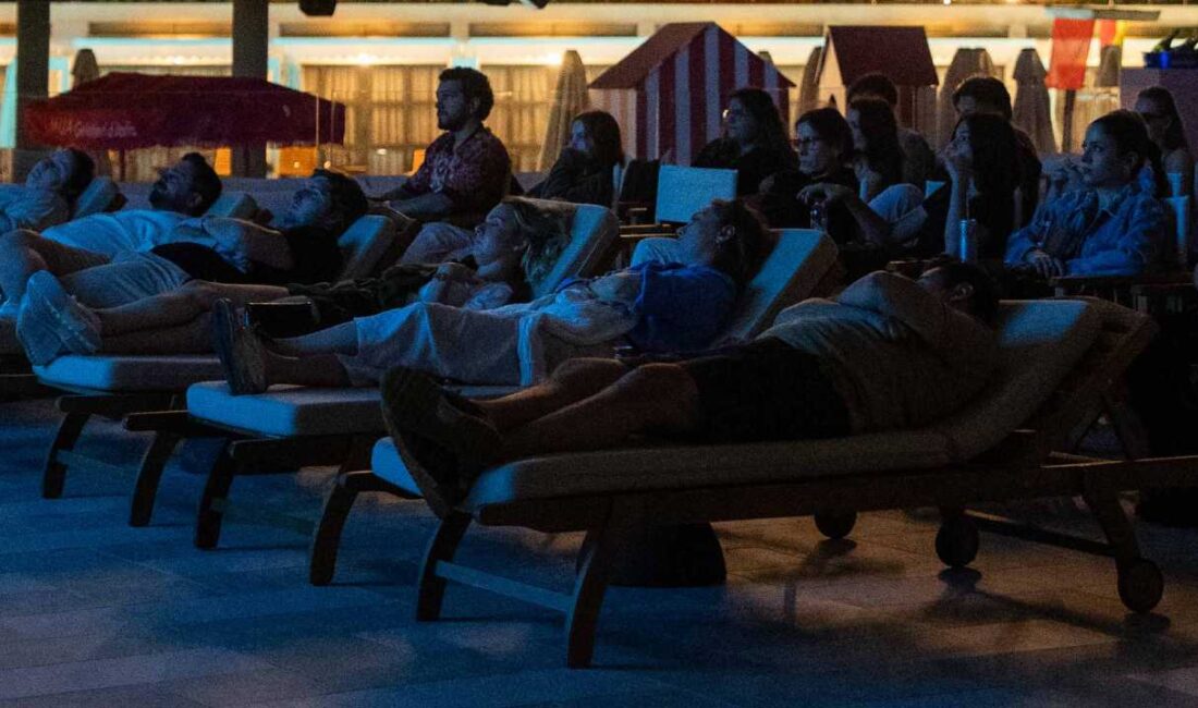Hilton Istanbul Bosphorus’un havuz başı noktası Bosolei, sinema tarihindeki kült