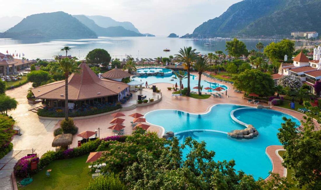 Turizmde 50 seneyi aşkın deneyimiyle hizmet veren Martı Hotels &