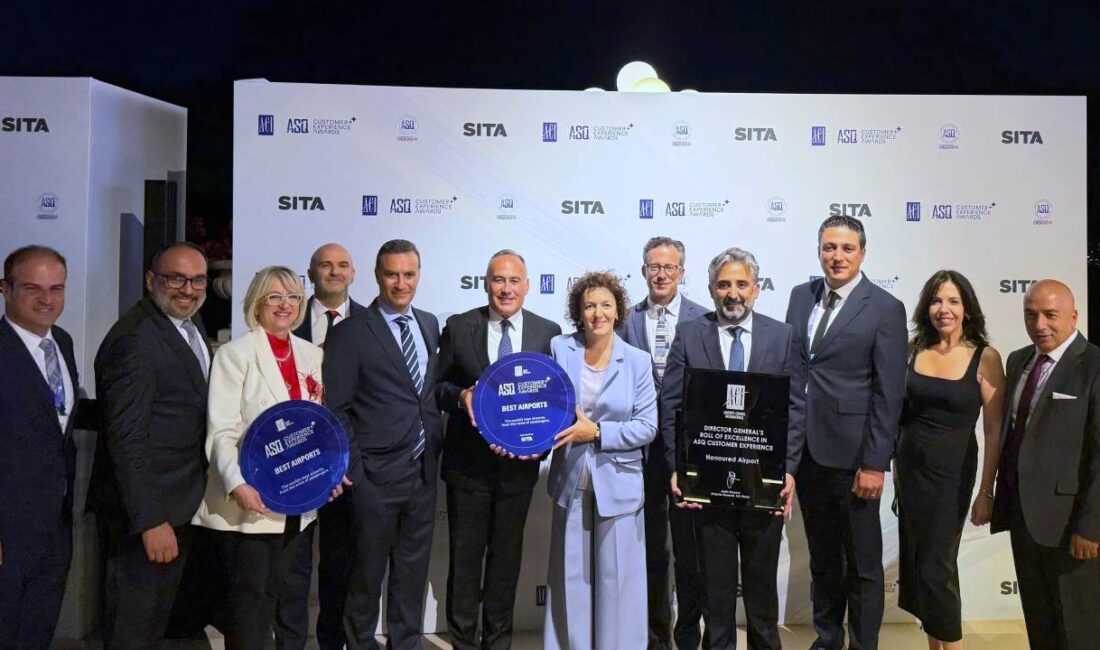 TAV Holding'in işlettiği Ankara Esenboğa ve İzmir Adnan Menderes havalimanları,